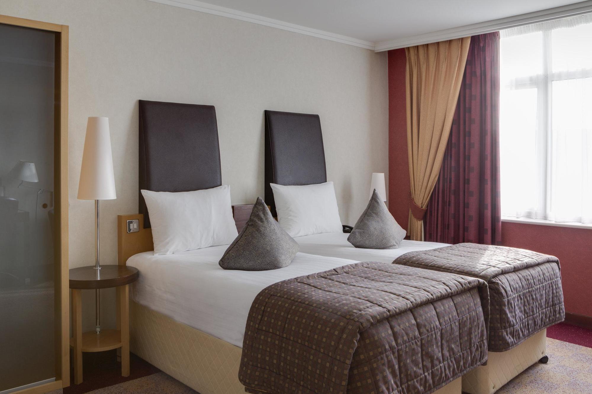 Leonardo Royal Hotel Oxford Esterno foto